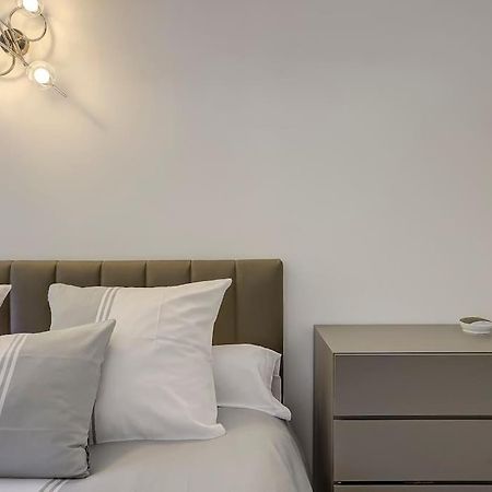 Villa Julia First วาลูริส ภายนอก รูปภาพ