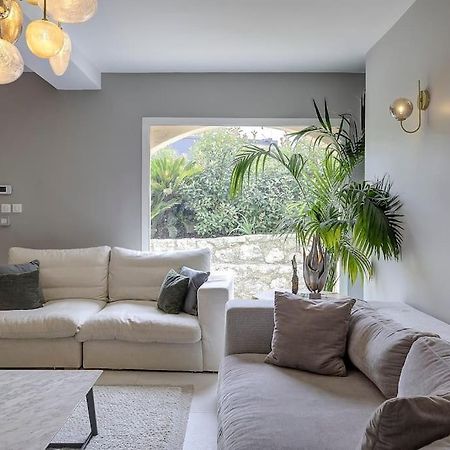 Villa Julia First วาลูริส ภายนอก รูปภาพ