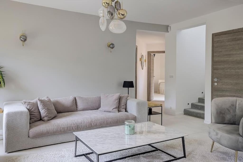 Villa Julia First วาลูริส ภายนอก รูปภาพ