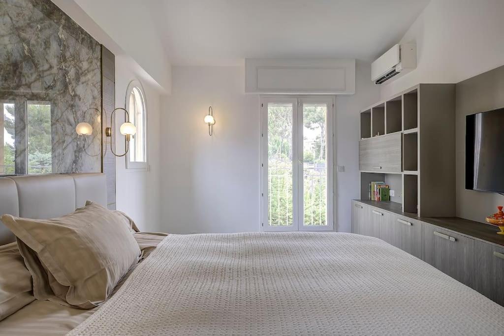Villa Julia First วาลูริส ภายนอก รูปภาพ